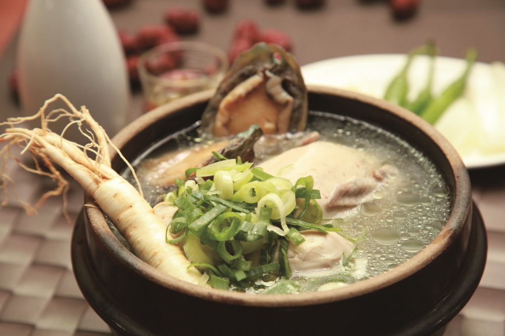 궁중삼계탕 이미지